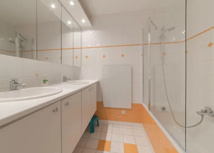 Meiboom 503 With Parking By Interhome アパート ブレーデネ